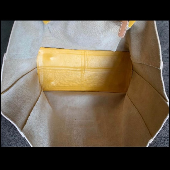 Hunter Leather Tote - Picture 3 of 3